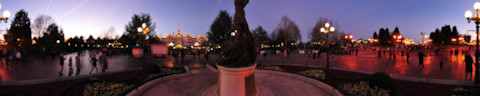 Disney Statue, Disneyland Paris